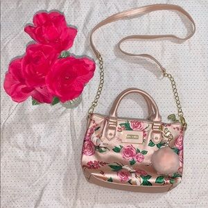 🌸Betsy Johnson Floral Crossbody/Satchel Purse🌺🌹